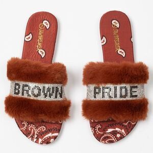 BROWN PRIDE Faux Fur Brown Bandana Slide